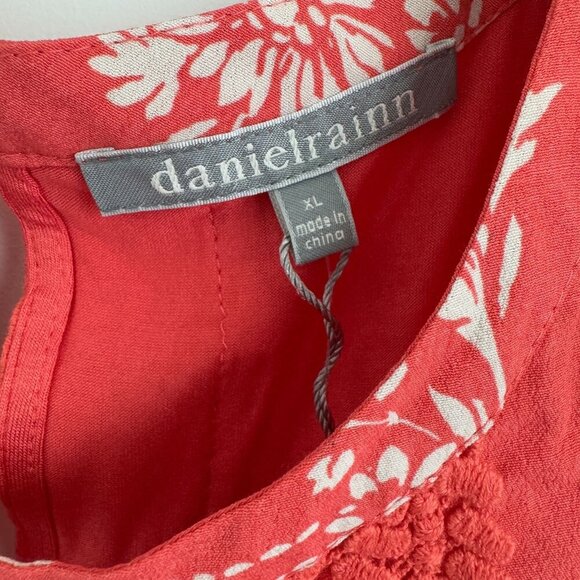 Daniel Rainn Women With Crochet Detail Sleeveless Floral Top Size XL - Picture 6 of 9